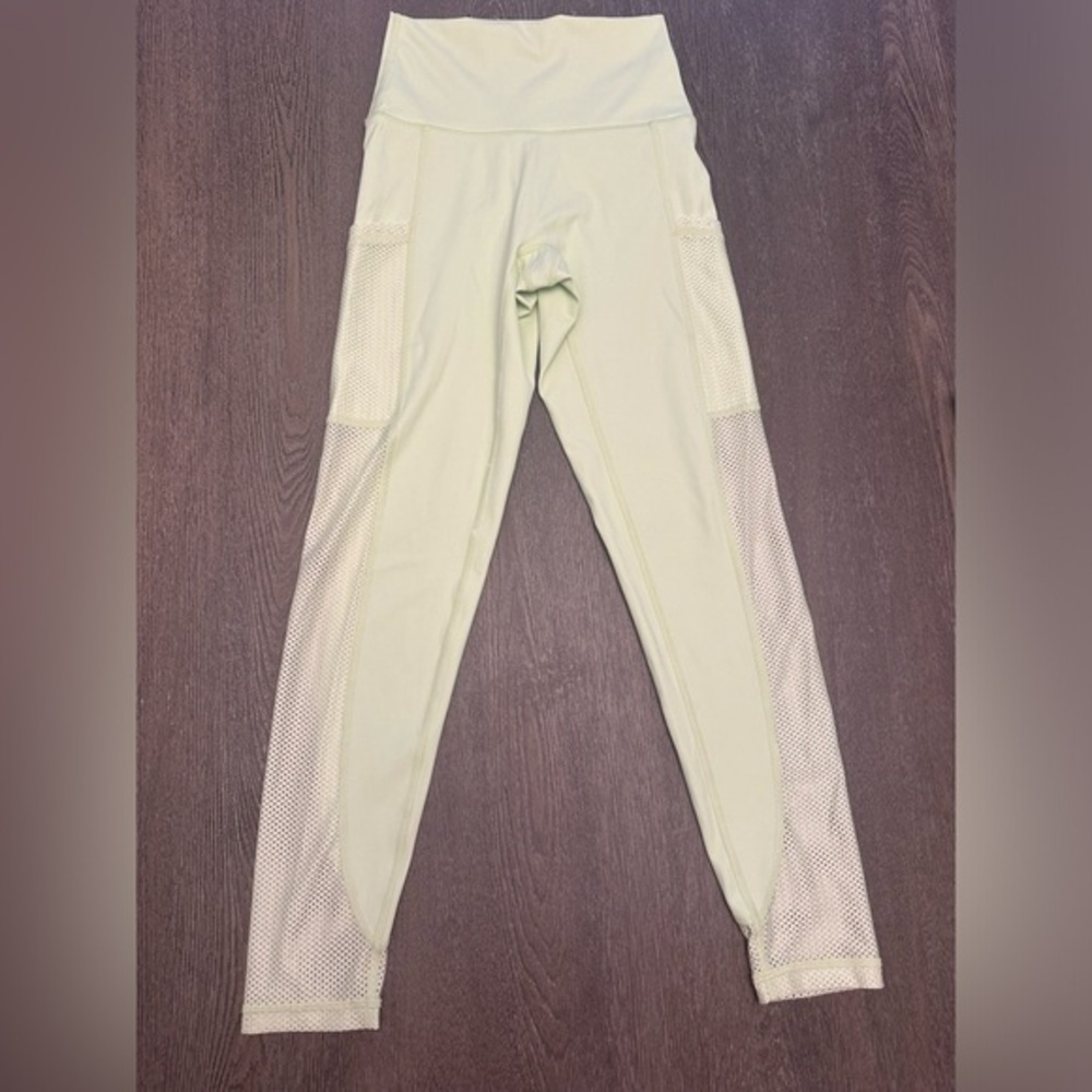 NWOT OFFLINE BY AERIE HIGHLIGHTER GREEN HIGH RISE  7/8 LEGGINGS - SKU:241